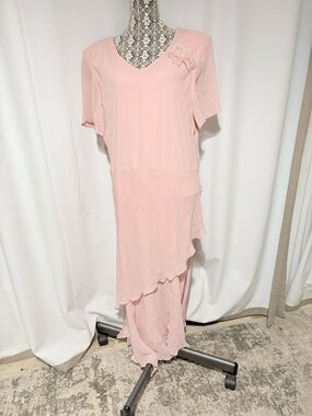 Plus Sz 20 Long Formal Dress Pink Crinkle Chiffon Handkerchief Hem V-Neck Line
